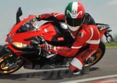 Aprilia RSV4 Factory ABS 