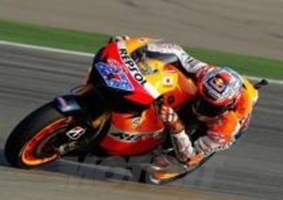 Test MotoGP. In pista Yamaha, Suzuki e Honda HRC con Stoner