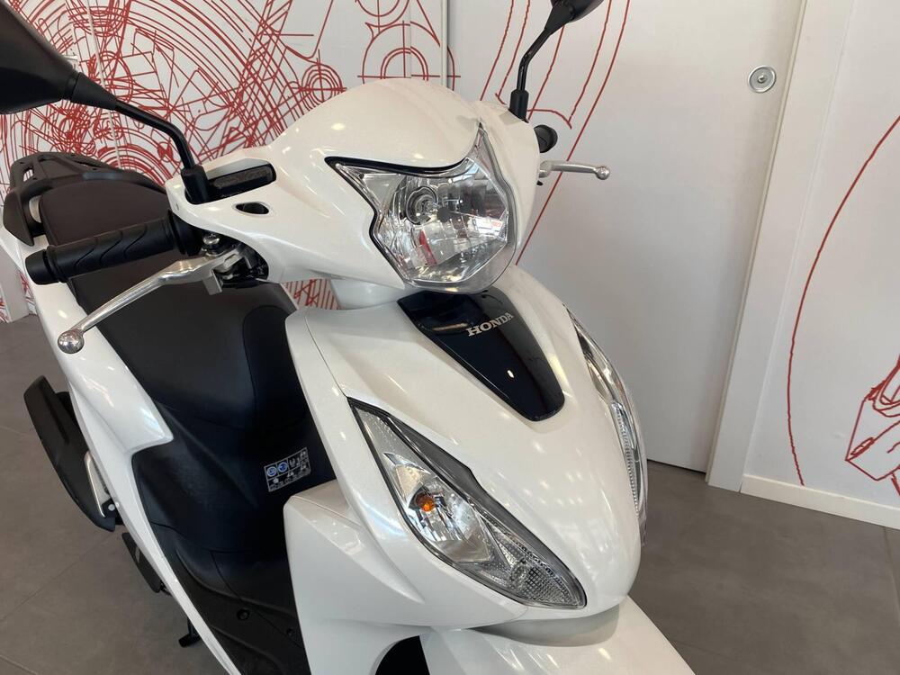 Honda Vision 110 (2025) (9)