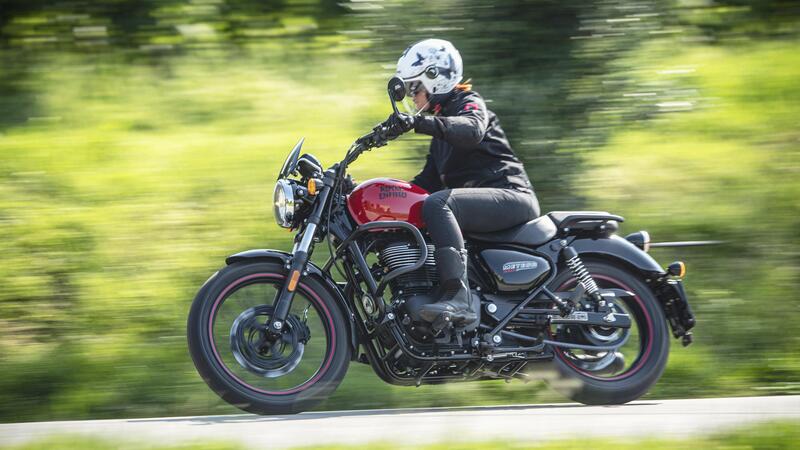 Royal Enfield Meteor 350 TEST: ritorno alla sostanza