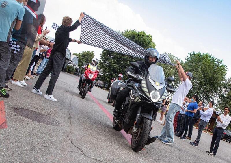 L&#039;insolito record di Valerio Boni e MV Turismo Veloce 