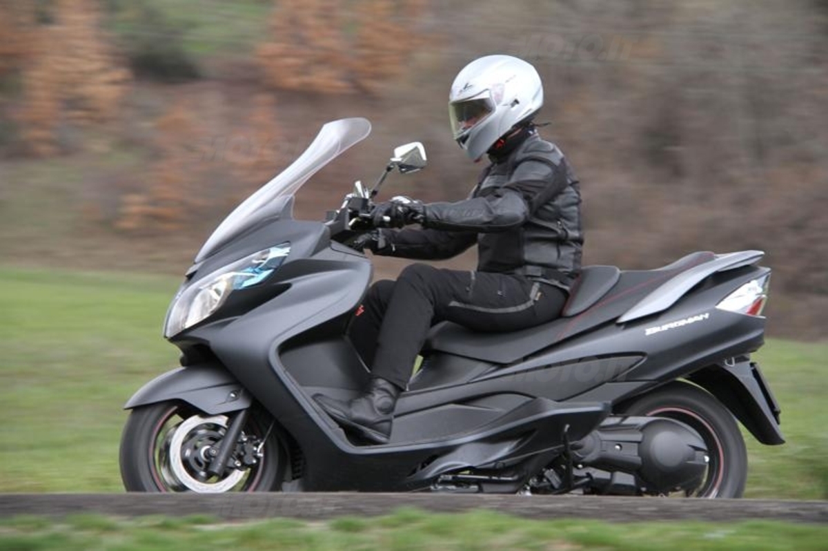Scooter 400 Suzuki Burgman 400 Prestazioni Prova Suzuki Burgman