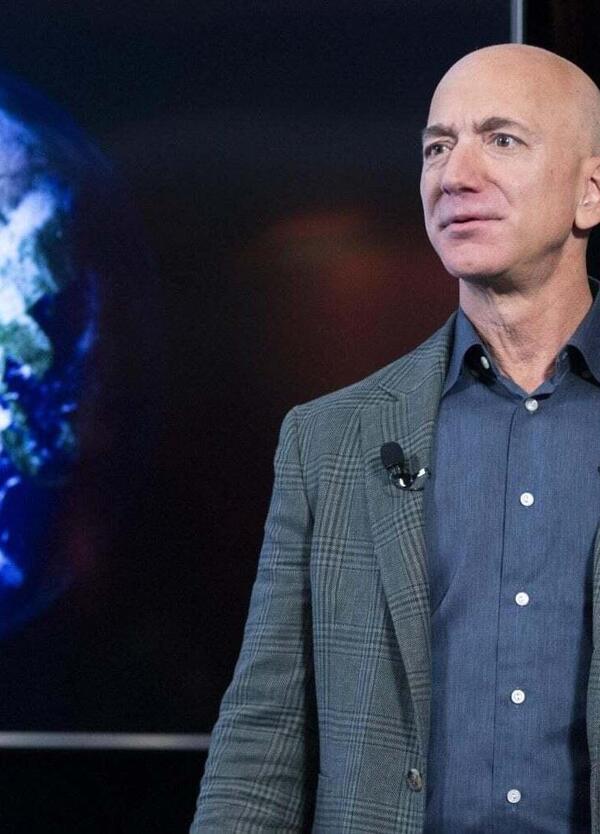 Jeff Bezos vola nello spazio. Sulla Terra parte la petizione: &quot;lasciatelo l&igrave;!&quot;