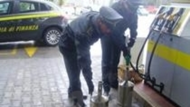 Ancora truffe sui carburanti. De Vita: "Ecco quali sono e come evitarle"