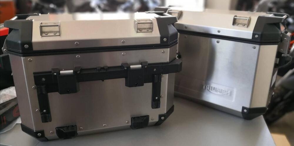 BORSE LATERALI EXPEDITION - ARGENTO Triumph (3)