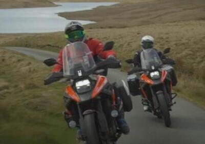 Sylvain Guintoli: vacanze in sella con Suzuki. Il tour in Snowdonia con la V-Strom 1050 XT in un video