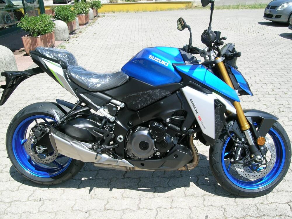 Suzuki GSX-S1000 (2021 - 25) (2)