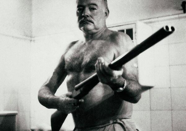 Ok, celebriamo i 60 anni dalla morte di Hemingway, ma siamo sicuri che oggi verrebbe apprezzato (o anche solo pubblicato)?