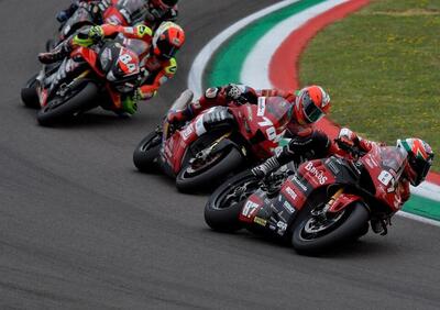 CIV: tanto spettacolo a Imola per il terzo round