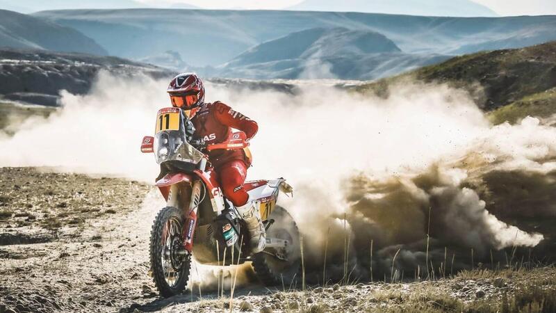 Silk Way Rally Report. Sanders, GasGas, e Chicherit, CR6