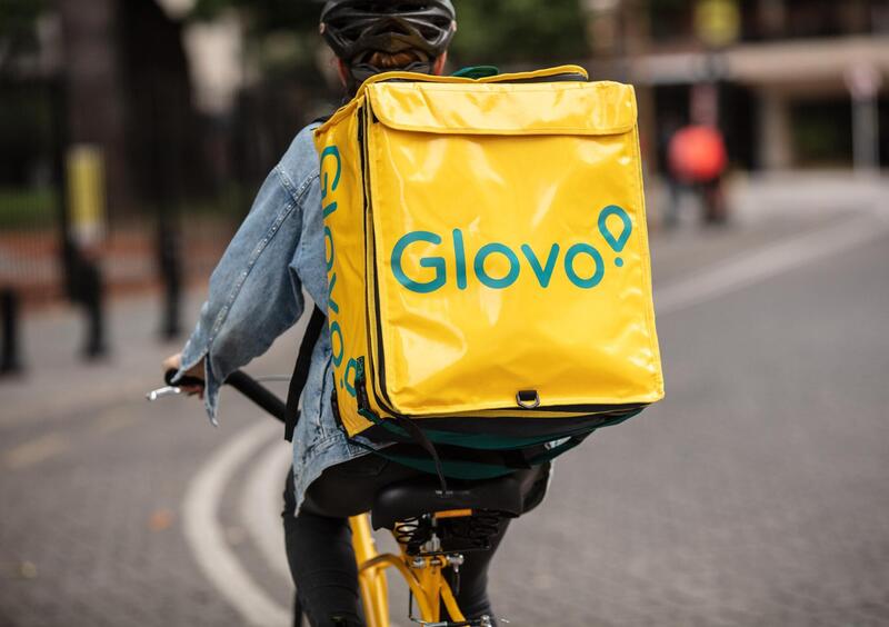 Maxi multa da 2,6 milioni a Glovo