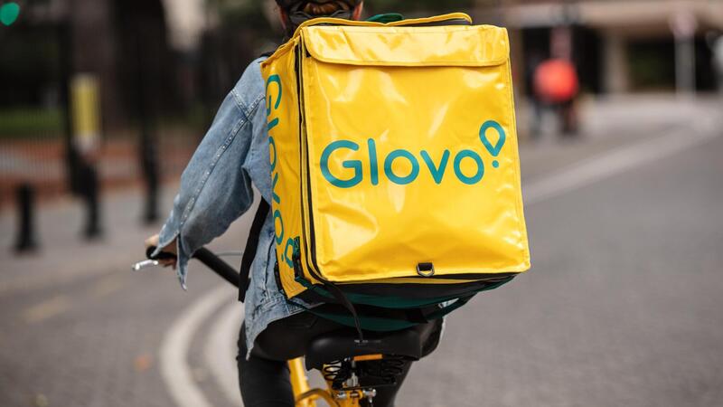 Maxi multa da 2,6 milioni a Glovo