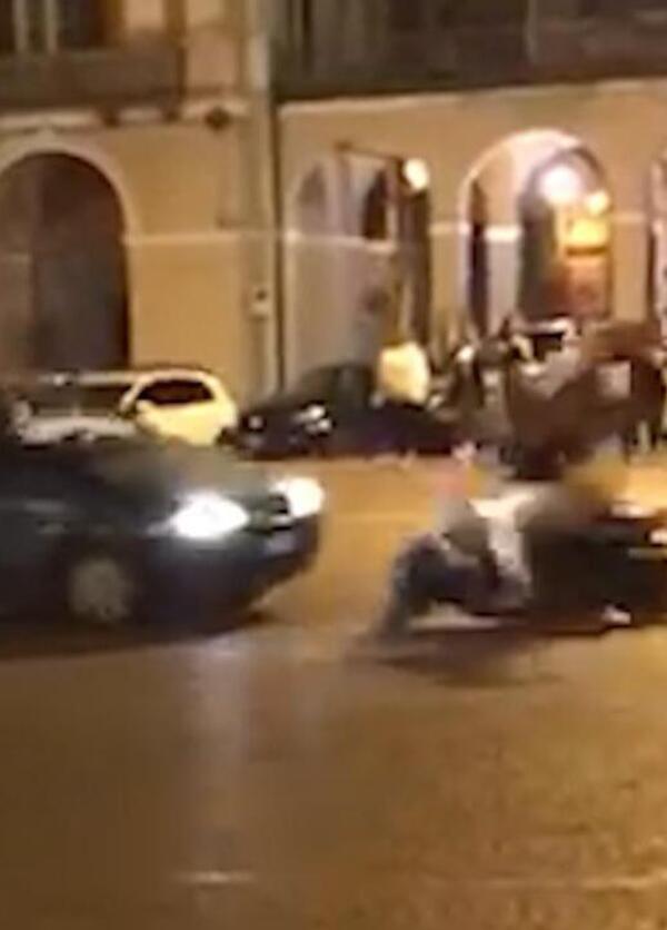 Italia-Spagna, scontro frontale auto-scooter nei festeggiamenti: ferita una 14enne