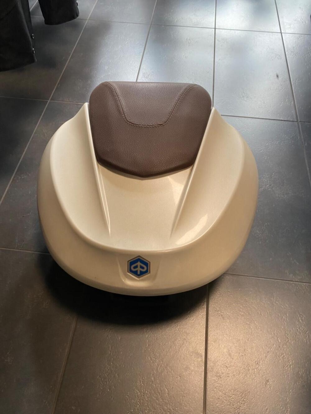 Bauletto Piaggio bianco (3)