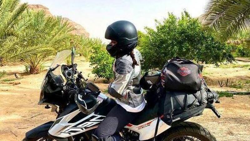 Arabia Saudita: sempre pi&ugrave; donne guidano moto