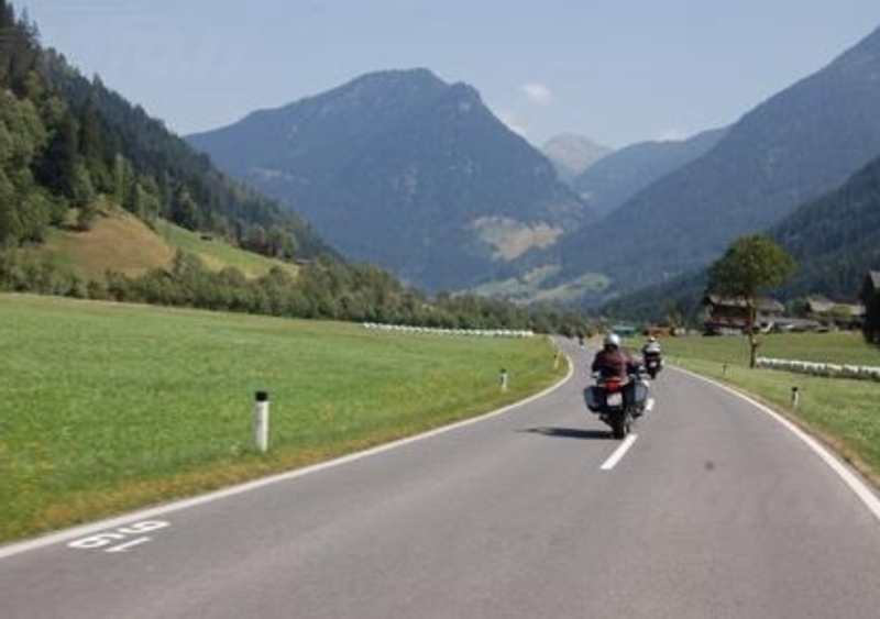 Slowriding Europe 2013: sfida al Grossglockner con la LML Star 150