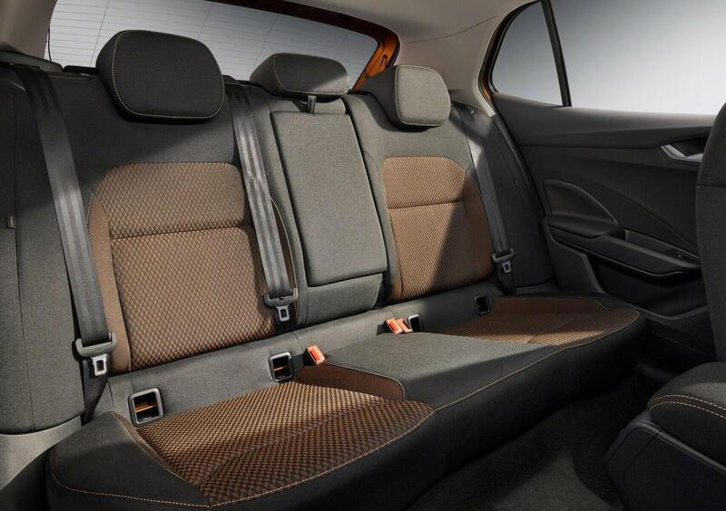 Skoda Fabia (2021-->>) (13)