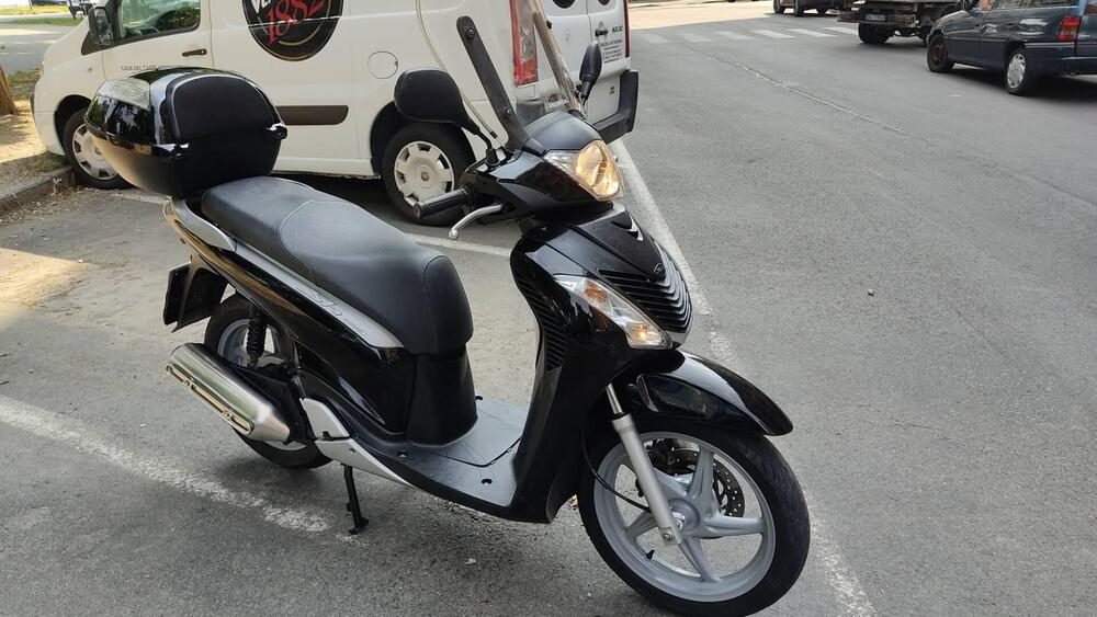 Honda SH 125 i (2009 - 12) (2)