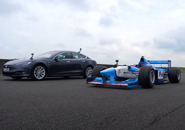 [VIDEO] Tesla vs Formula 1, la Benetton di Berger contro una Model S. Chi vince la drag race?