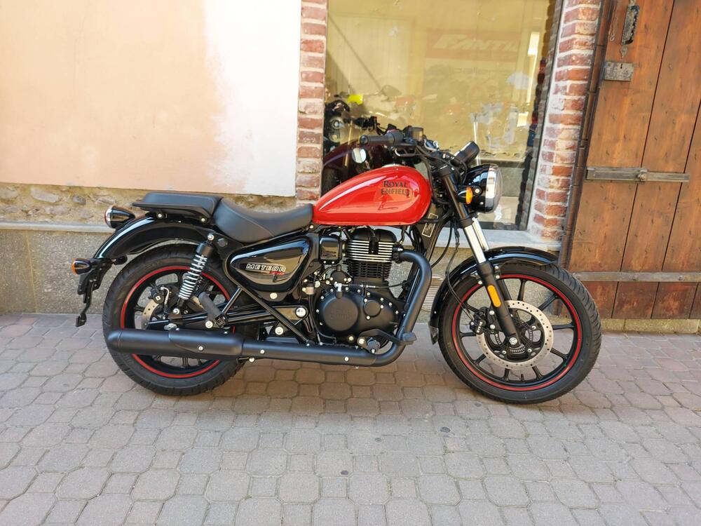 Royal Enfield Meteor 350 Fireball (2021 - 25) (4)