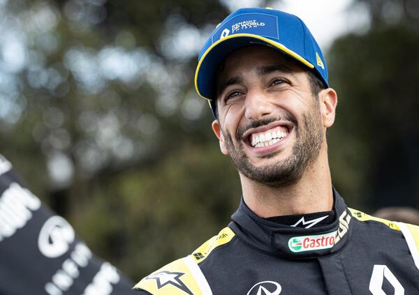[VIDEO] F1, svelano le nuove monoposto ma lasciano il microfono acceso a Ricciardo: &quot;&Egrave; una mer**a&quot;