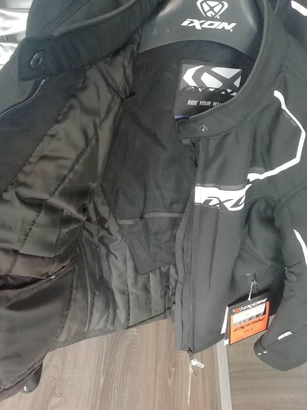 Giacca da moto Ixon, modello Challenge Lady nero/b (2)