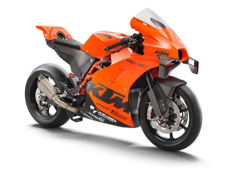 KTM RC8C 2022, supersportiva solo pista. Prezzo e foto