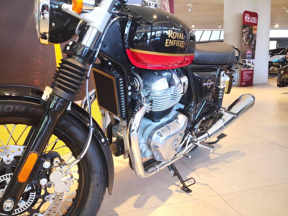 Royal Enfield Interceptor 650 (2021 - 25) (12)