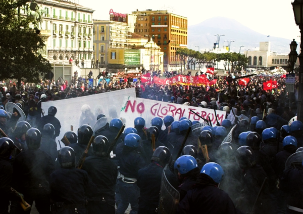 Violenze, falsi miti, leader spariti: ecco la contronarrazione a vent&rsquo;anni dal G8 di Genova