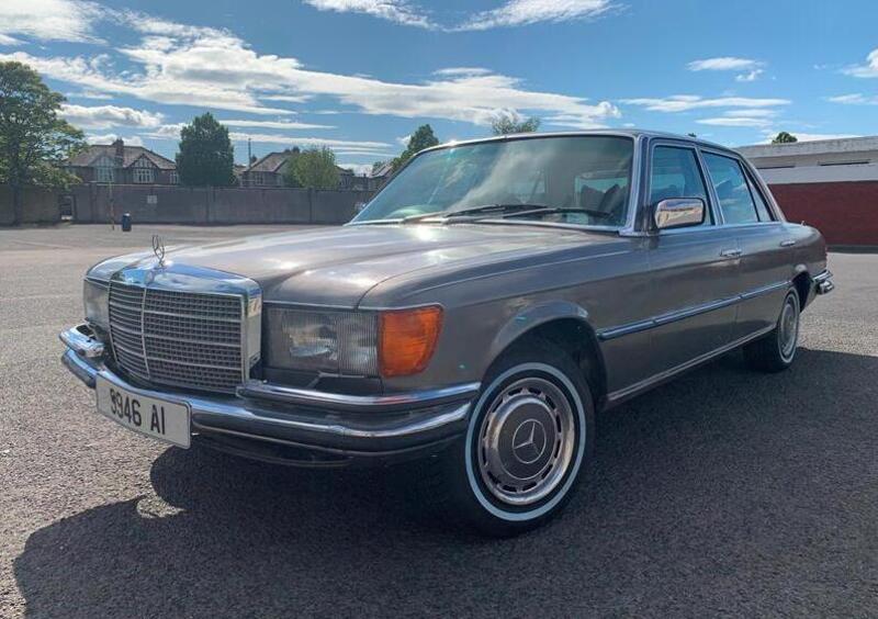 All&rsquo;asta la Mercedes 450 SEL di Bono Vox con un impianto stereo Alpine da 54.000 euro