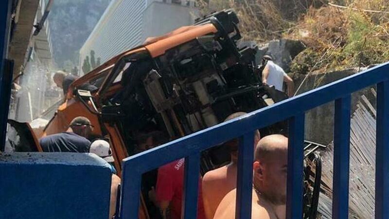 Incidente a Capri: bus precipita. Morto l&rsquo;autista, due feriti gravi