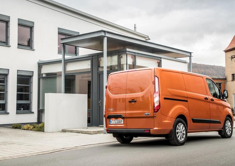 Ford Transit Custom Furgone (2012-->>) (4)