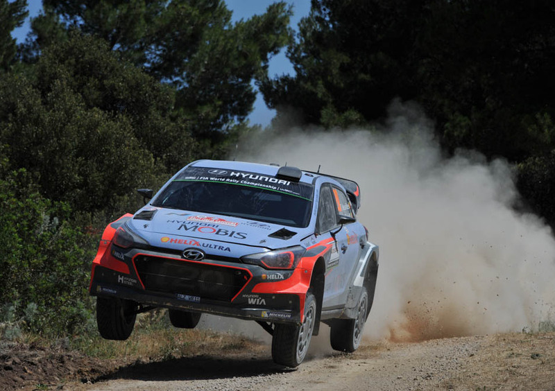 WRC16 Sardegna Italia, Marziani in Paradiso. Finalmente Neuville (Hyundai). Scandola davanti nella WRC2