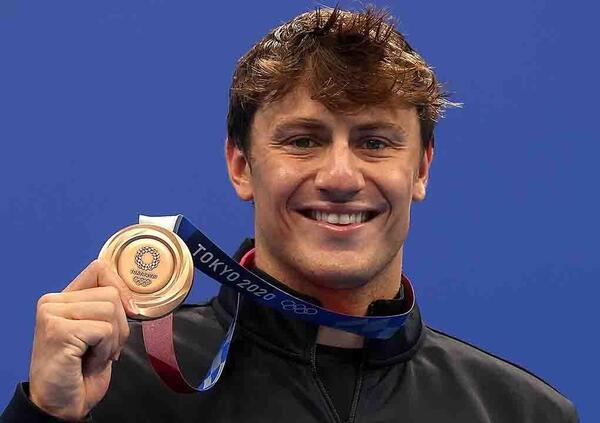 Chi &egrave; Nicol&ograve; Martinenghi, il nuotatore medaglia di bronzo a Tokyo2020 che sogna di incontrare Valentino Rossi: &quot;&Egrave; competitivo da 30 anni&quot;