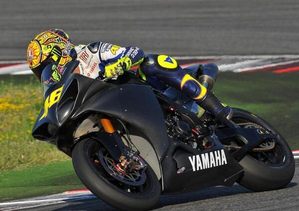 La bomba dalla Spagna: una Yamaha per Valentino Rossi in SBK