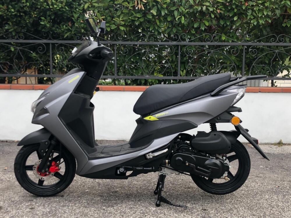 Motron Motorcycles Breezy 50 4T (2021 - 26) (3)
