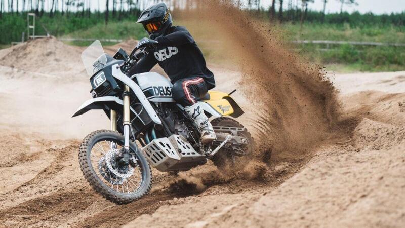 Deus T&eacute;n&eacute;r&eacute; (Yamaha 700). Un omaggio agli Anni 80 e alla Paris Dakar