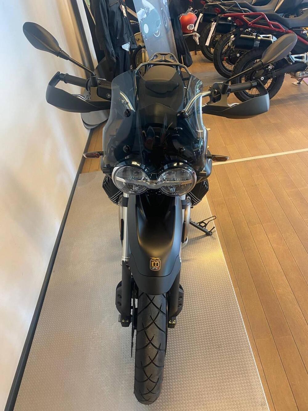 Moto Guzzi V85 TT (2021 - 23) (4)