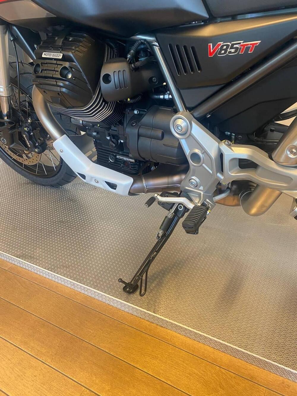 Moto Guzzi V85 TT (2021 - 23) (5)