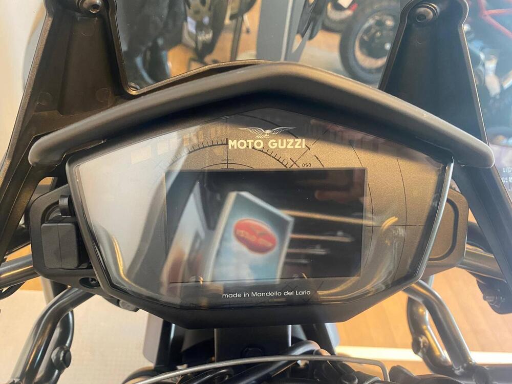 Moto Guzzi V85 TT (2021 - 23) (7)