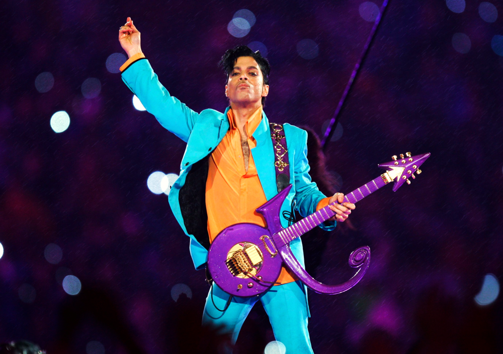 No, Prince con il &ldquo;nuovo&rdquo; album non ci parla dalla tomba, ma a noi non resta che ascoltarlo