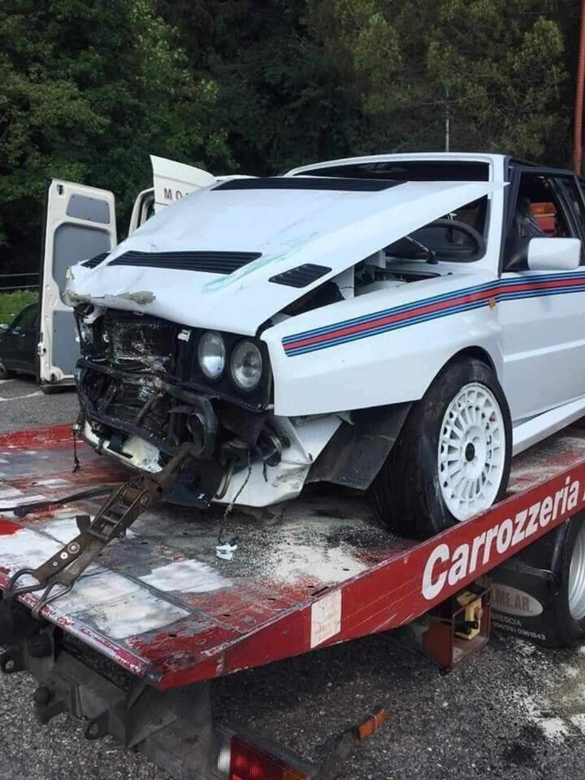 Lancia Delta Integrale HF Martini Albino incidente distrutta 2