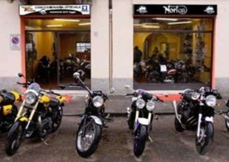 Open week-end Norton, Moto Morini e Peugeot 