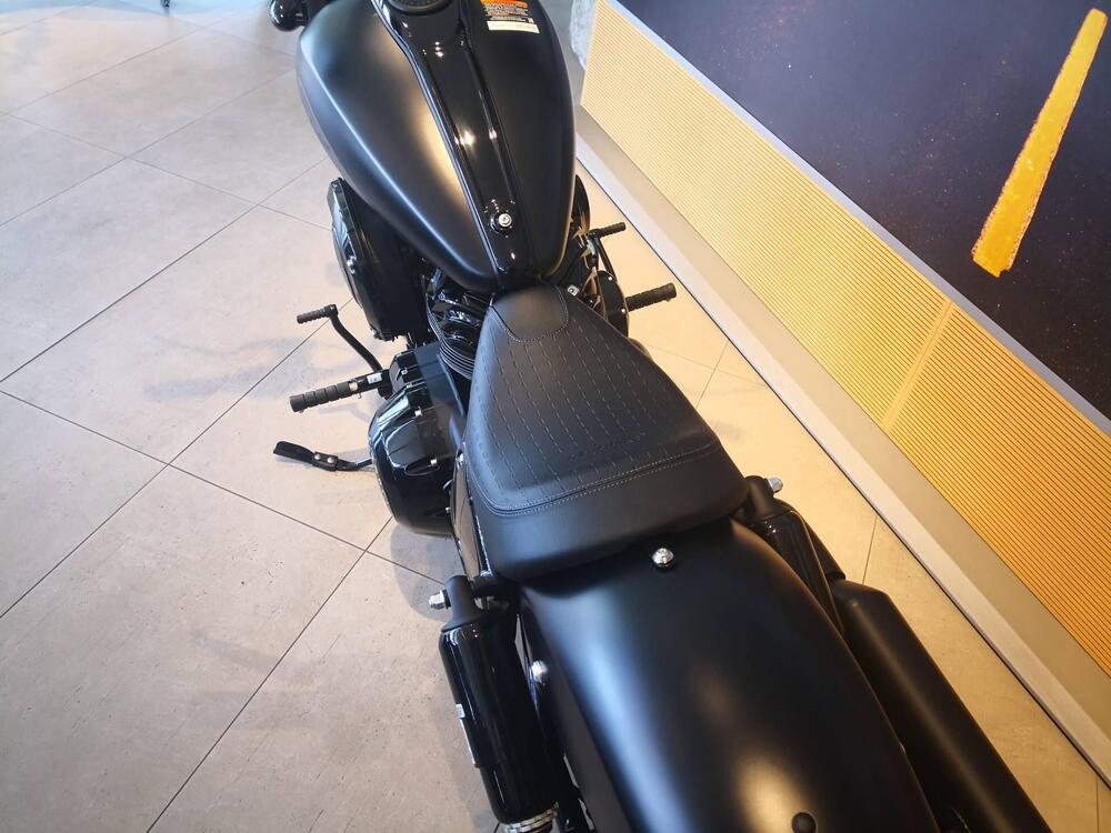 Indian Chief 1890 Bobber Dark Horse (2021 - 25) (17)