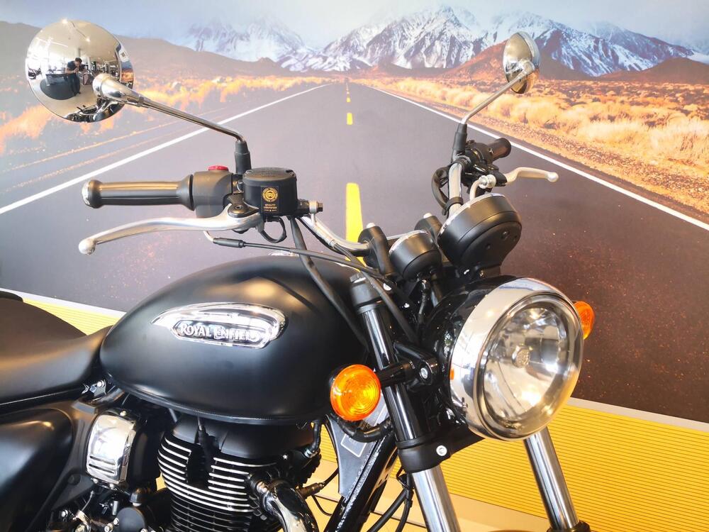 Royal Enfield Meteor 350 Stellar (2021 - 26) (4)