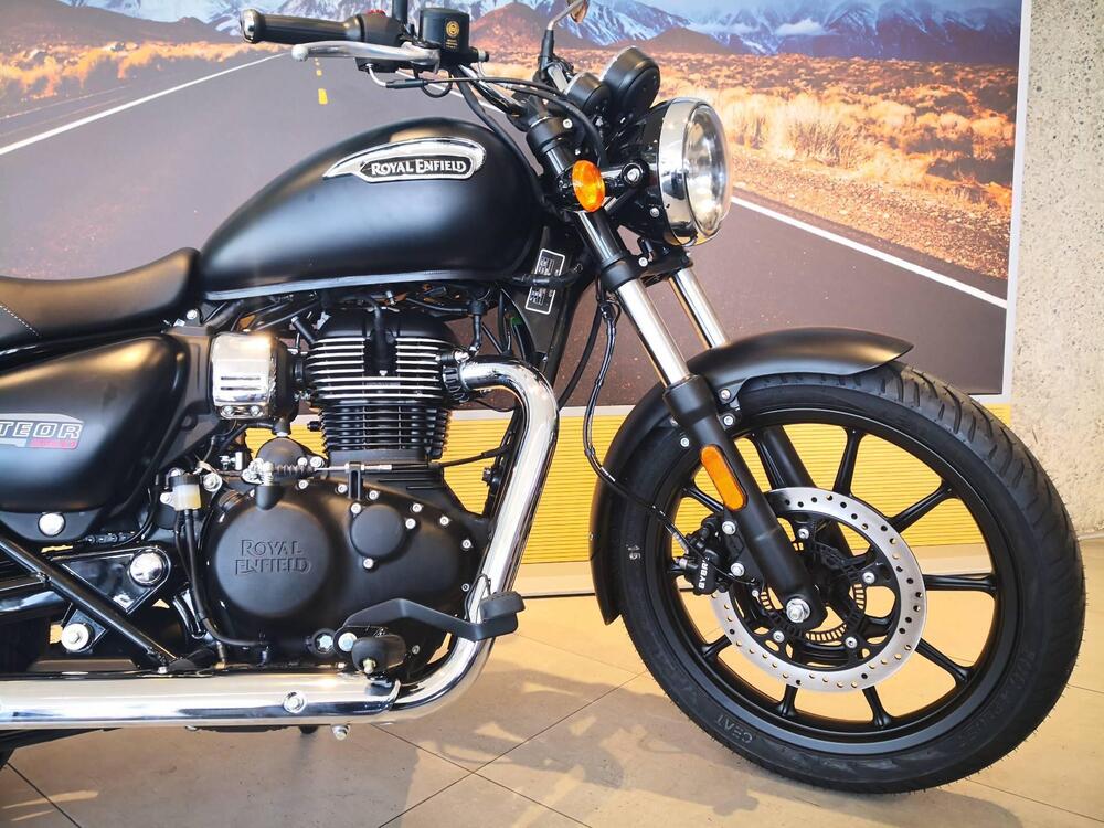 Royal Enfield Meteor 350 Stellar (2021 - 26) (6)