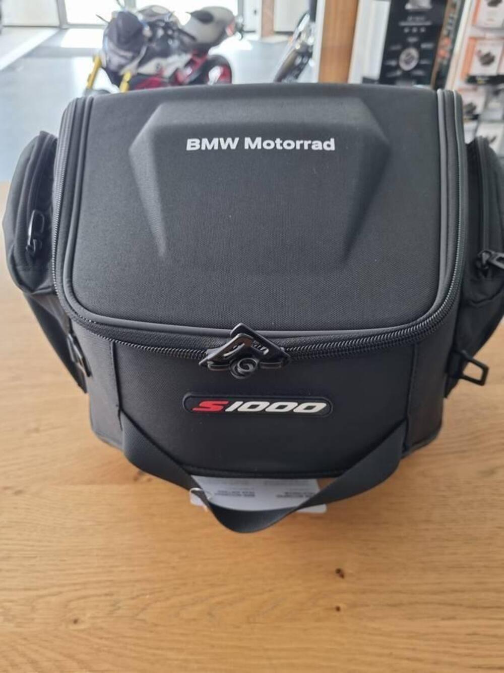 Tasca posteriore BMW S 1000 RR (2)