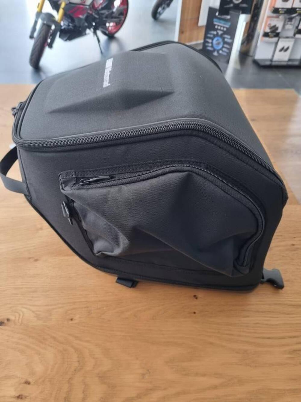 Tasca posteriore BMW S 1000 RR (3)