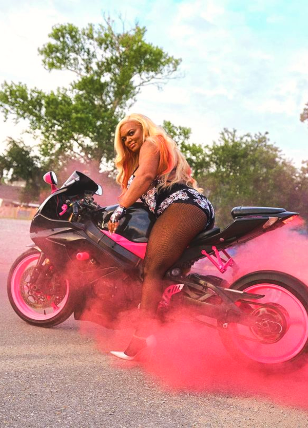 Caramel Curves, le straripanti biker scelte come testimonial dell&rsquo;intimo &ldquo;inclusivo&rdquo; di Rihanna