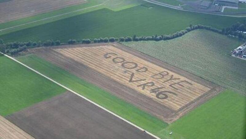 Segni alieni sui campi di grano? No: &egrave; un contadino austriaco tifoso del Dottore!